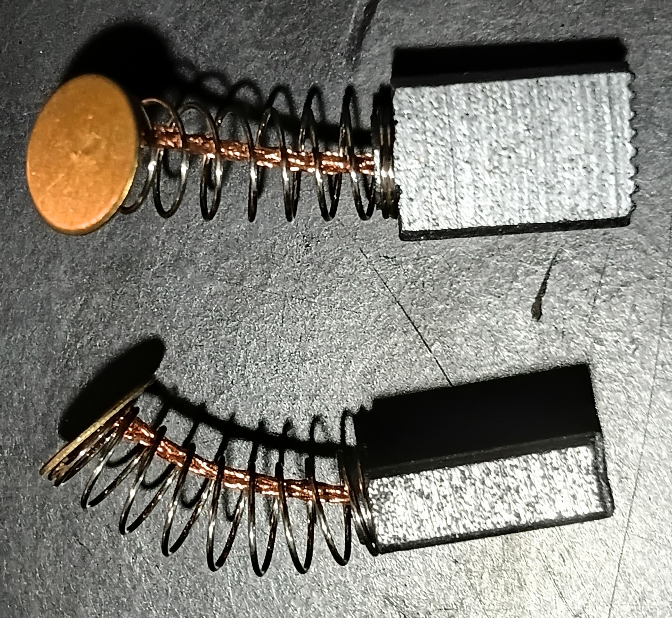 ID780 Makute spring 12(L)x9(W)x5(H)mm| Carbon Brushes| Carpentry Tools & Equipment