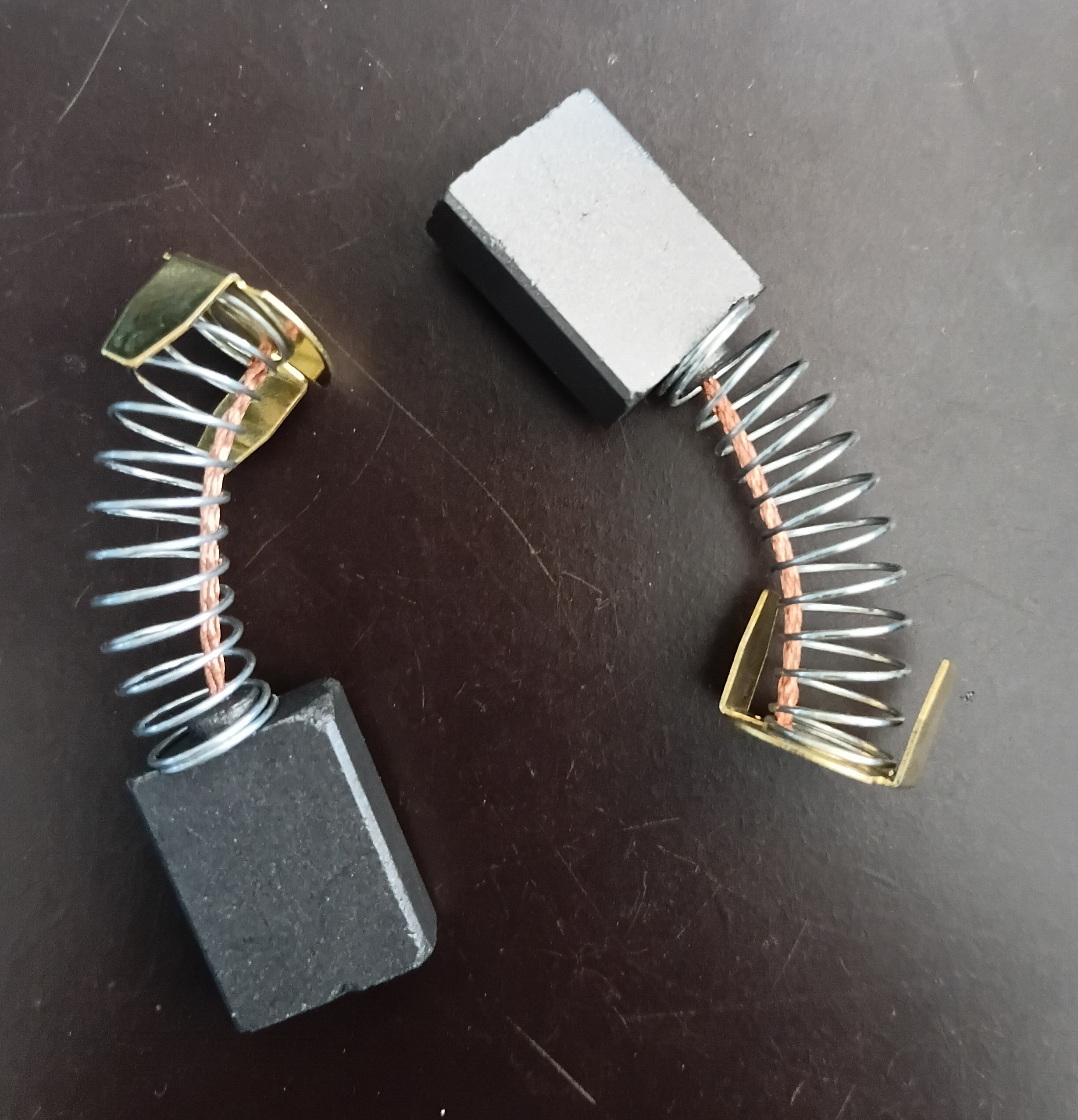 153/ 44 Quality Carbon Brush (Made in Taiwan) spring 18(L)x13(W)x6(H)mm| Carbon Brushes| Carpentry Tools & Equipment